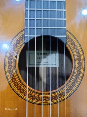 CG182C YAMAHA CLASSIC GUITRA
