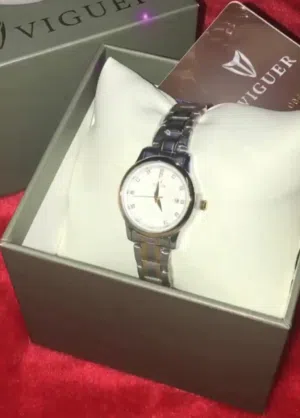 ساعة نسائية اصل ماركة فيجور غير مستعملة بكرتونها وتقدر تفحصها