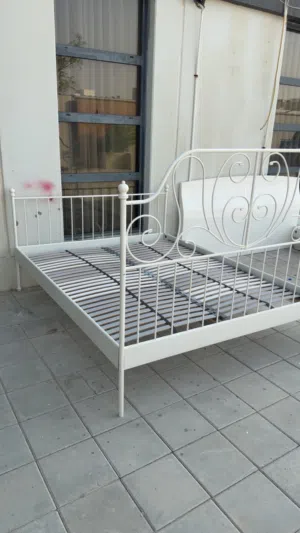 سرير من ايكيا BED FROM IKEA