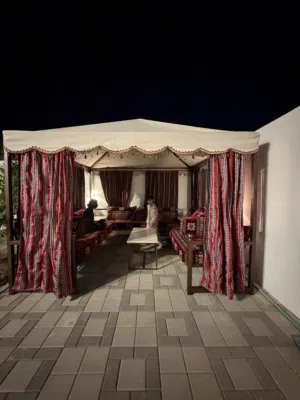 للبيع خيمة جديدة مفروشة