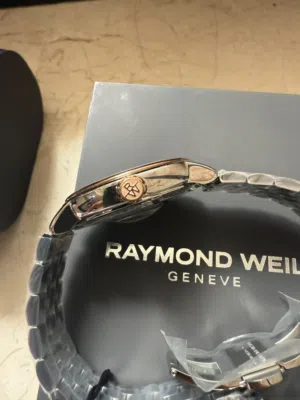 للبيع ساعة رايموند ويل