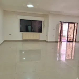 جاردنز 3 نوم ارضي مع حديقه وترس