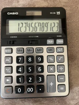 اله حاسبه مكتبيه  casio  عدد 2 بسعر  10 دنانير
