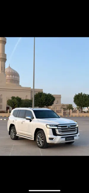 Used Toyota Land Cruiser in Buraimi