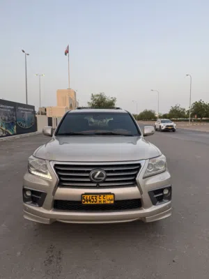 لكزس 2014 نظيفة جدا افحص وين ما تريد السيارة مسرفسة وجاهزة للاستعمال اليومي بدون اي اعطال او مشاكل