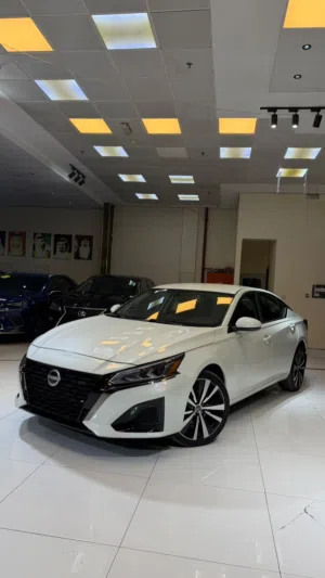 Used Nissan Altima in Ajman