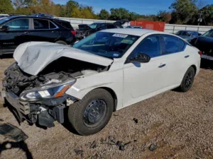 Used Nissan Altima in Al Batinah