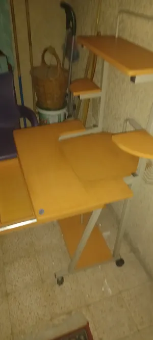 ‏أثاث كمبيوتر ‏.‏ مستعمل‏3