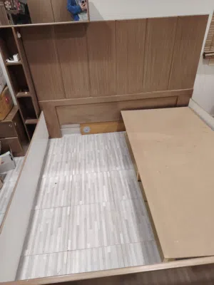 سرير نوم كبير 200×200 بحالة جيدة جدا