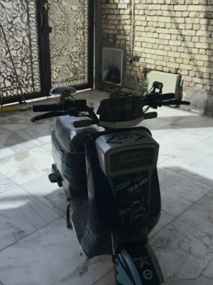 للبيع نضيفه جدا وبي مجال قليل حك جيه اسم دراجه R7 موديل2024