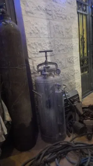 جرة كربيد وجرة اكسجين للبيع مع كامل اغراضهم