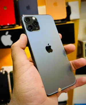 Apple iPhone 11 Pro 256 GB in Sana'a