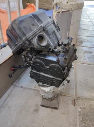 قطع غيار دراجات ناريه كوازكي وسوزوكي واخرىkawasaki ,suzuki,  ويوجد خدمة صيانه
