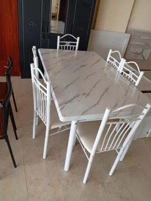 طاوله طعام حديد