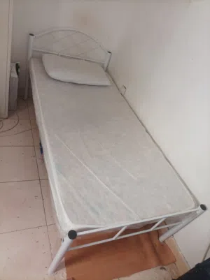 سرير فرد واحد