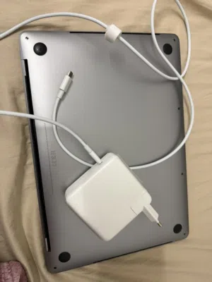 MacBook Pro 2020 i7 32Gb ram ssd 512