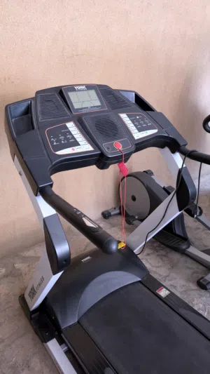تردمل Treadmill و جهاز تجديف Rowing machine مستعملين للبيع