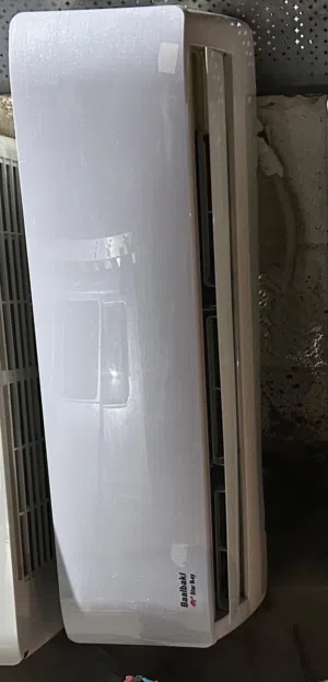 مكيف طن ونص نوع بعلبكي من مصنع ميديا شامل التركيب