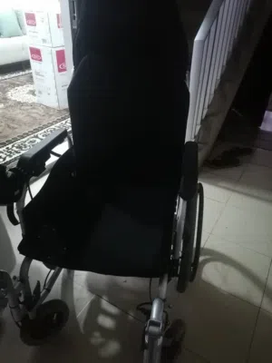 كرسي إلكتروني متحرك للبيع