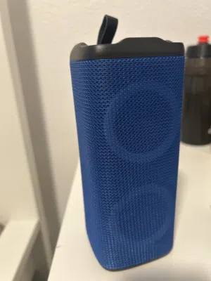 Extremely Good quality brand new speaker in a blue ocean color