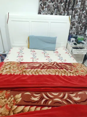 غرفه نوم ابيض مستعمل