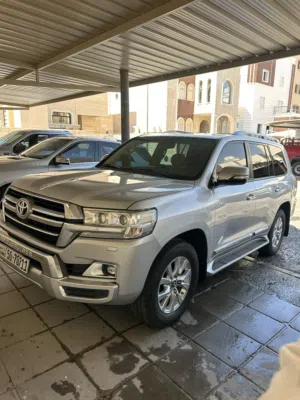 Used Toyota Land Cruiser in Farwaniya