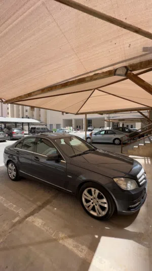 للبيع مرسيدس C 250 موديل 2011