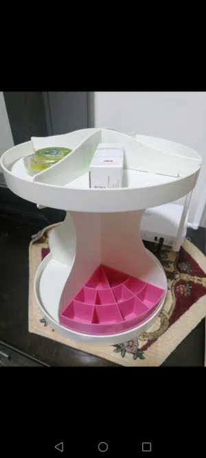 منظم مكياج بريالين