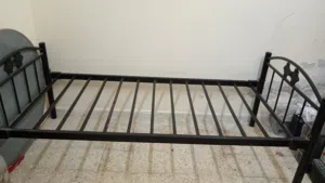 سرير حديد للبيع
