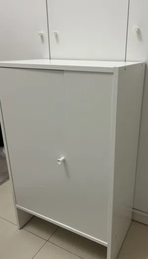 خزانة من إيكيا باللون الأبيض IKEA White Storage Cabinet