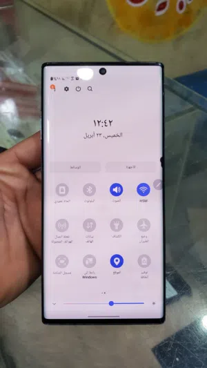 نوت 10 بلص نضيف فقط نقطه صغيره لاتأثر على لاستخدام