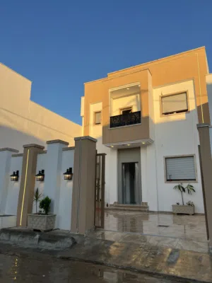 245 m2 3 Bedrooms Townhouse for Sale in Tripoli Ain Zara