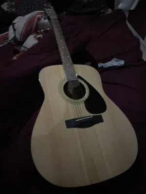 Yamaha f310 كيتار
