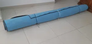 بساط مستعمل نظيف لونه أسود .. مجاني
