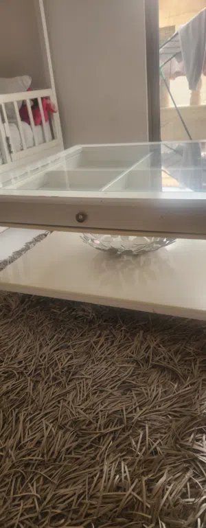 طاوله وسطيه مع كونسل لون ابيض وارد ايكيا