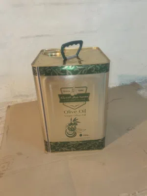 تنكة زيت زيتون بلدي اصلي مكفول داخل المعصره على الفحص