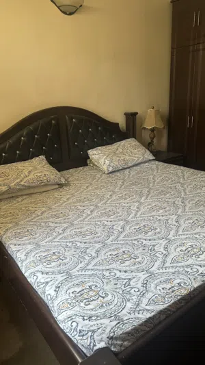 غرفة نوم مستعمله خشب بحريني