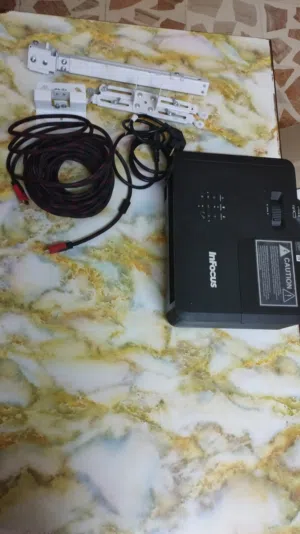 اثاث مدرسي للبيع ...بحالة الجديد