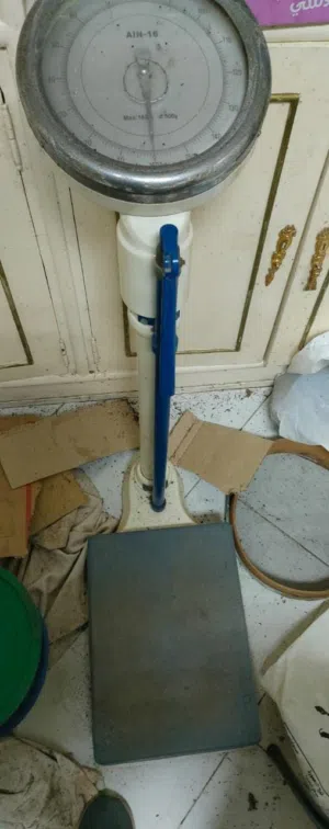 ميزان طبي مؤشر