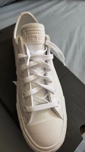 حذاء كونفرس ابيض جلد اصلي جديد new white leather converse shoes