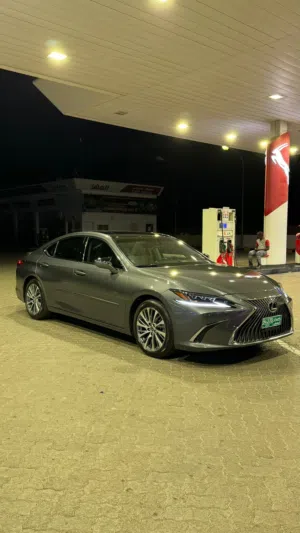 Used Lexus ES in Muscat