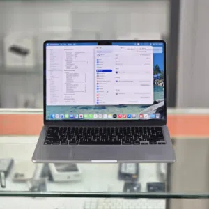 MacBook Air M2 – 8GB RAM – 512GB SSD
