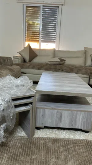 طاوله كنب جديده مع طاولات صغارعدد3