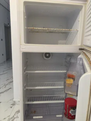 ثلاجه بخريه للبيع مكان بنغازي للتواصل