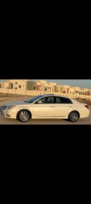 Used Toyota Avalon in Dammam