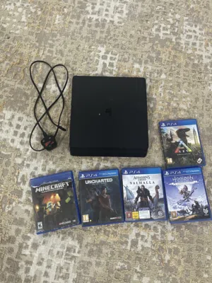 للبيع PS4 Slim 1TB نظيف جدًا – لم يفتح + هادئ + مع 5 أشرطة