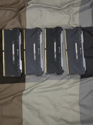رامات ddr4,32gb,3600mhz من corsair عدد 4