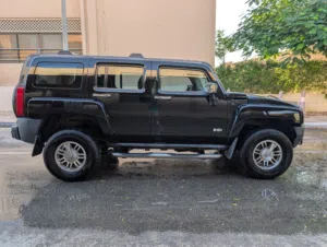 Hummer H3, 2008 Black For Sale (Bahrain registered car)