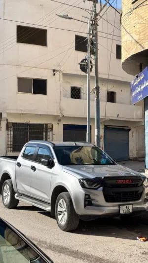 Used Isuzu D-Max in Zarqa