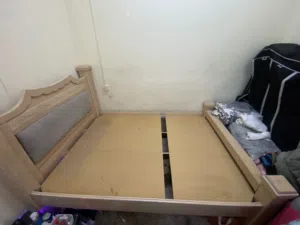 BED FOR SALE, used but looks like new